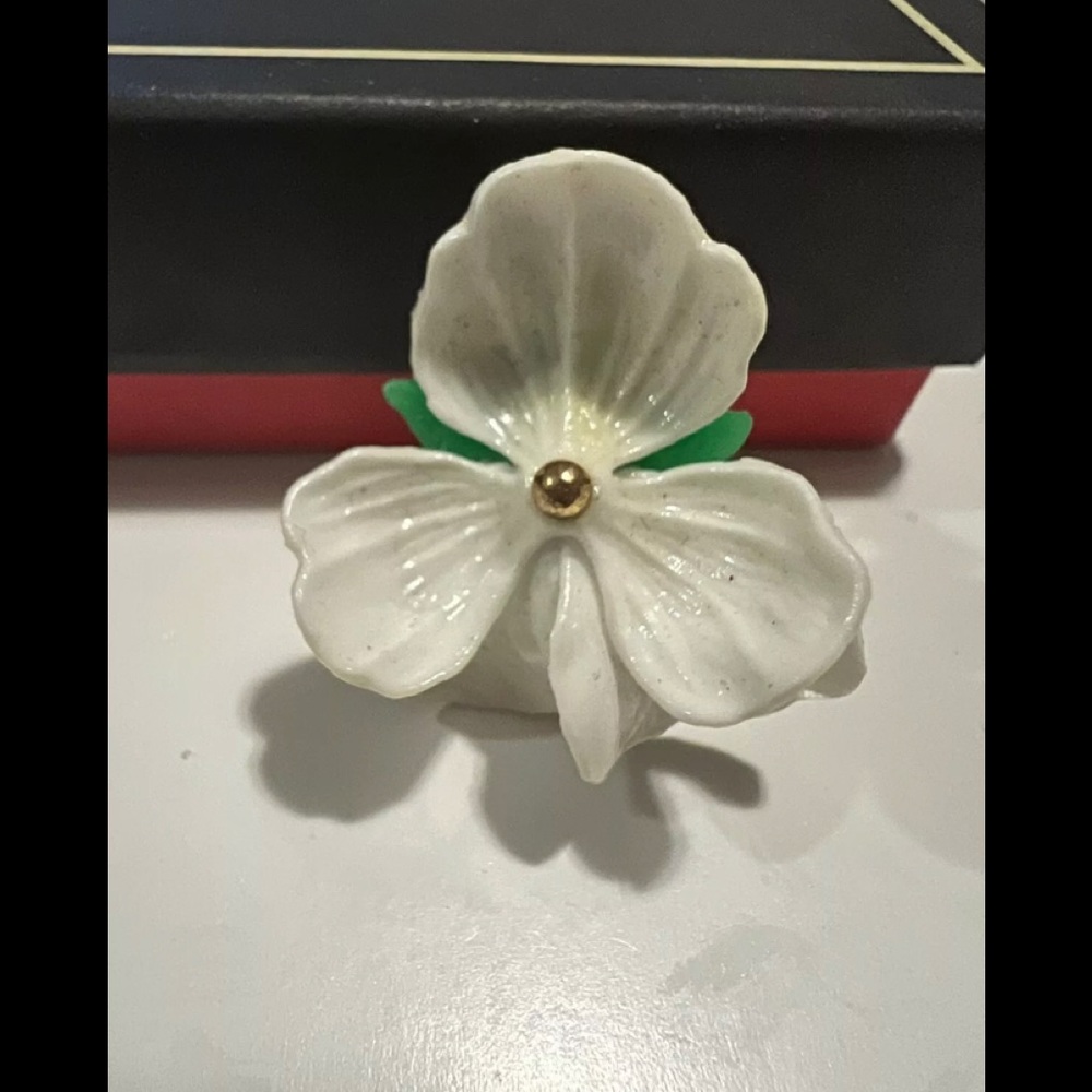 Trifari Vintage Flower Pin/Brooch